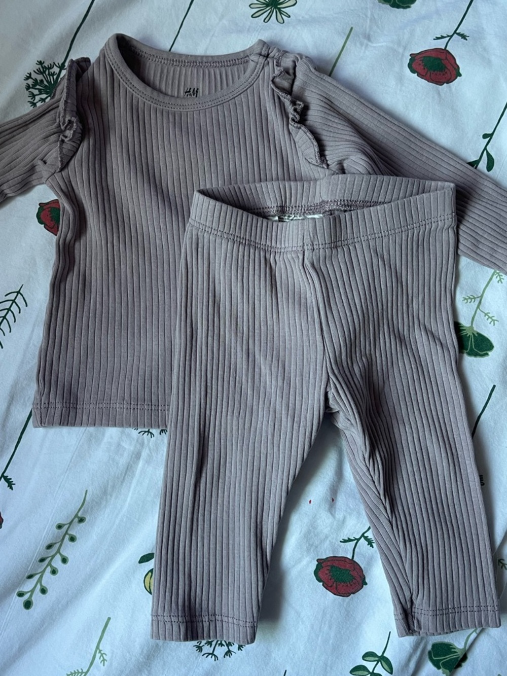 Purple H&M baby matching set